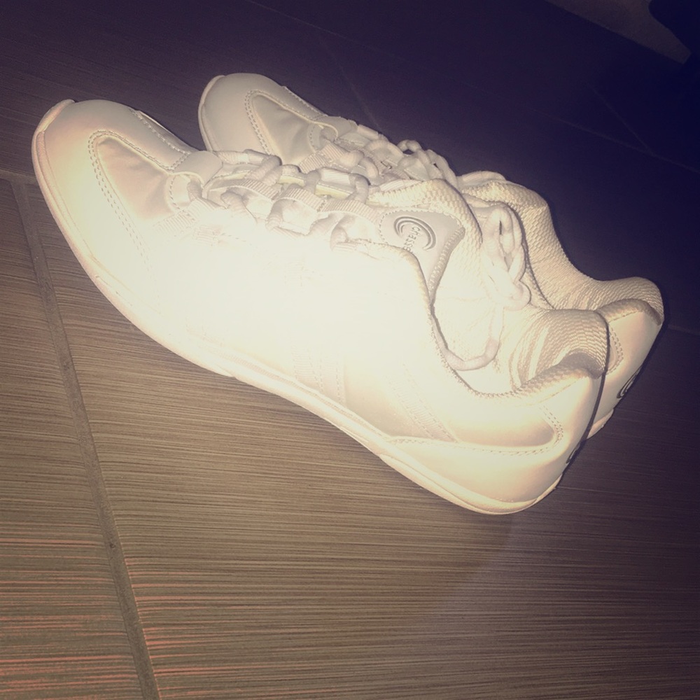 Chassé cheer shoes